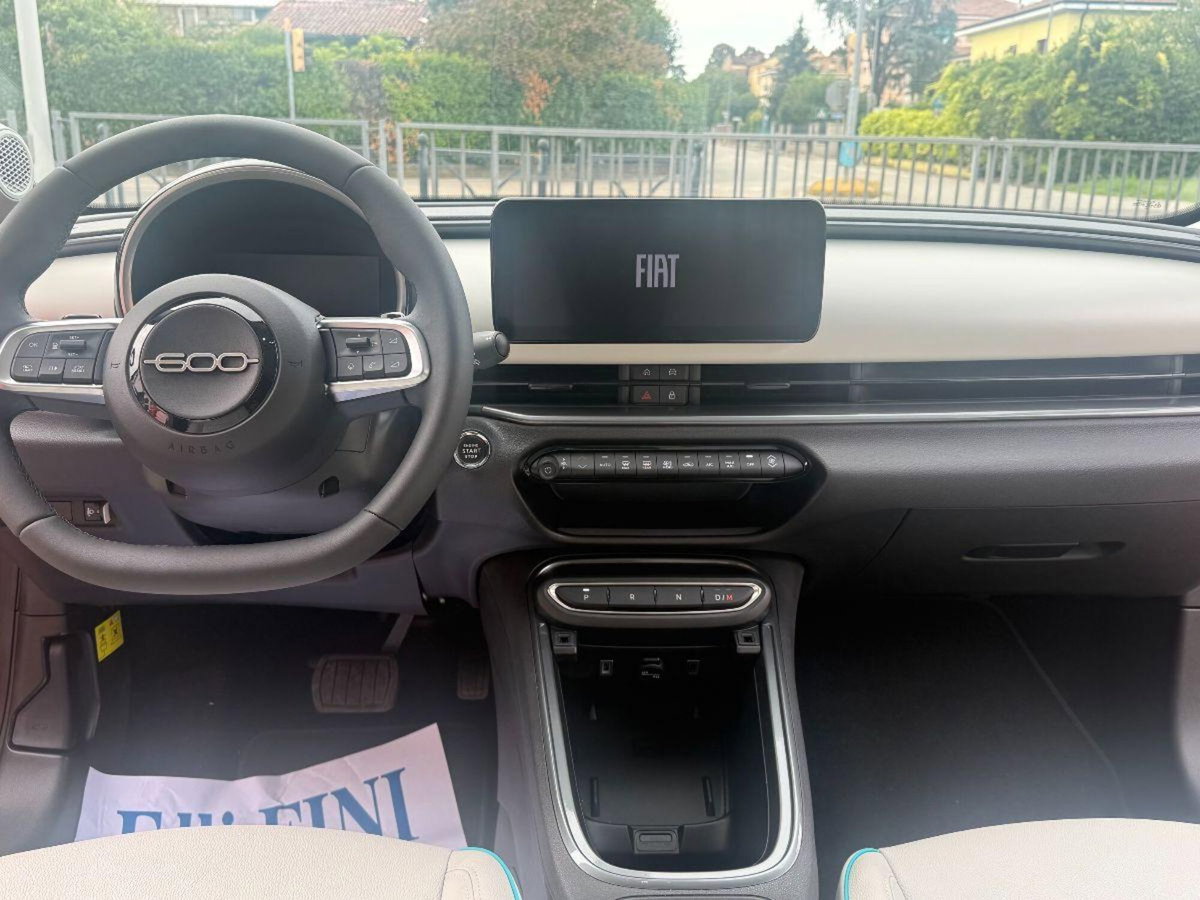 Fiat 600 1.2 hybrid La Prima 145cv auto (9)