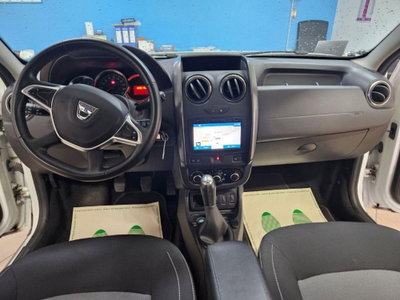 Dacia Duster 1.6 110CV 4x2 (11)
