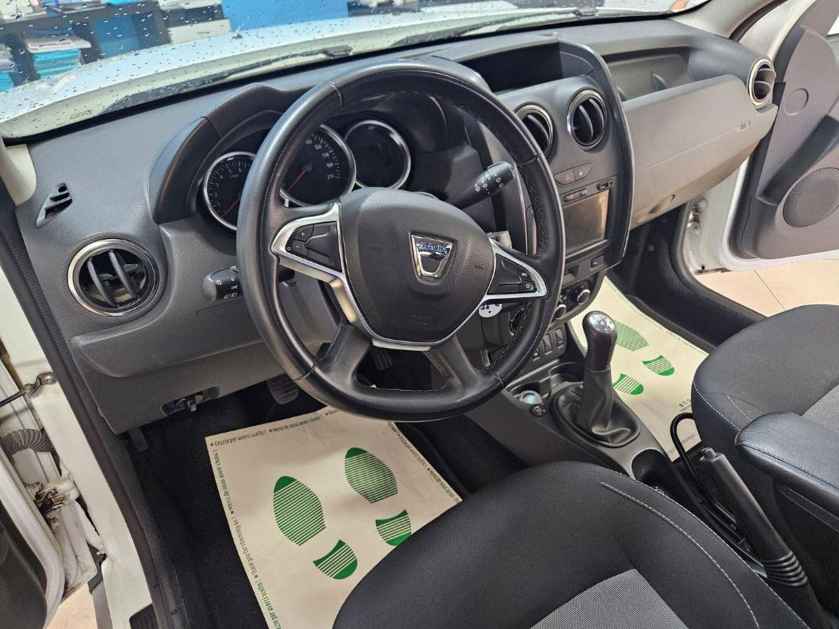Dacia Duster 1.6 110CV 4x2 (13)