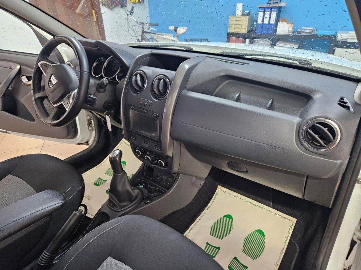 Dacia Duster 1.6 110CV 4x2 (14)