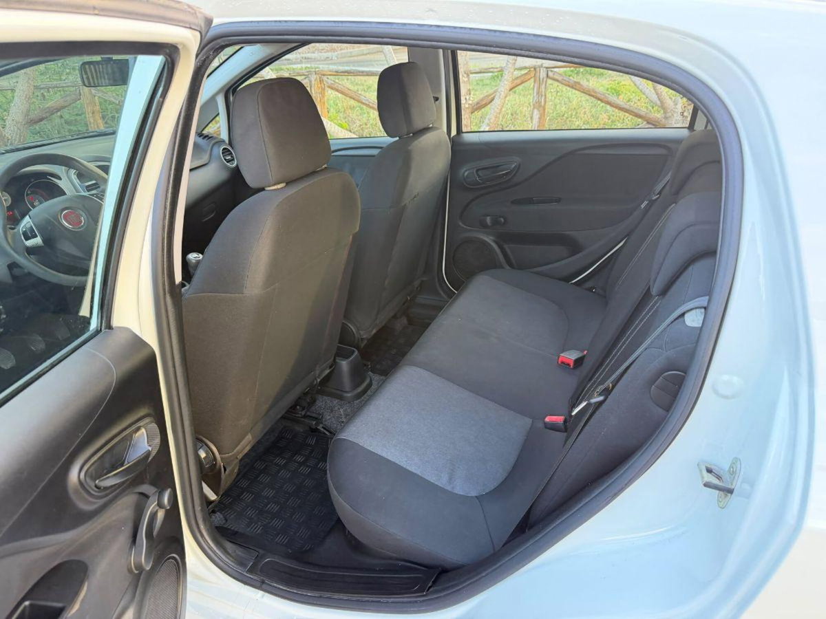 Fiat Punto 1.3 MJT II S&S 85 CV 5 porte ECO Lounge (9)