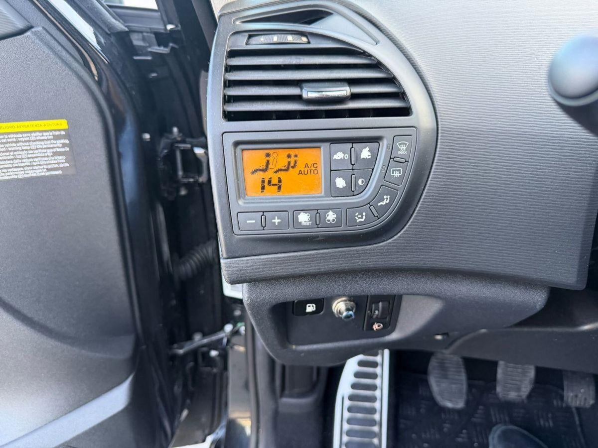 Citroen C4 Picasso 2.0 HDi 150 FAP Business (12)