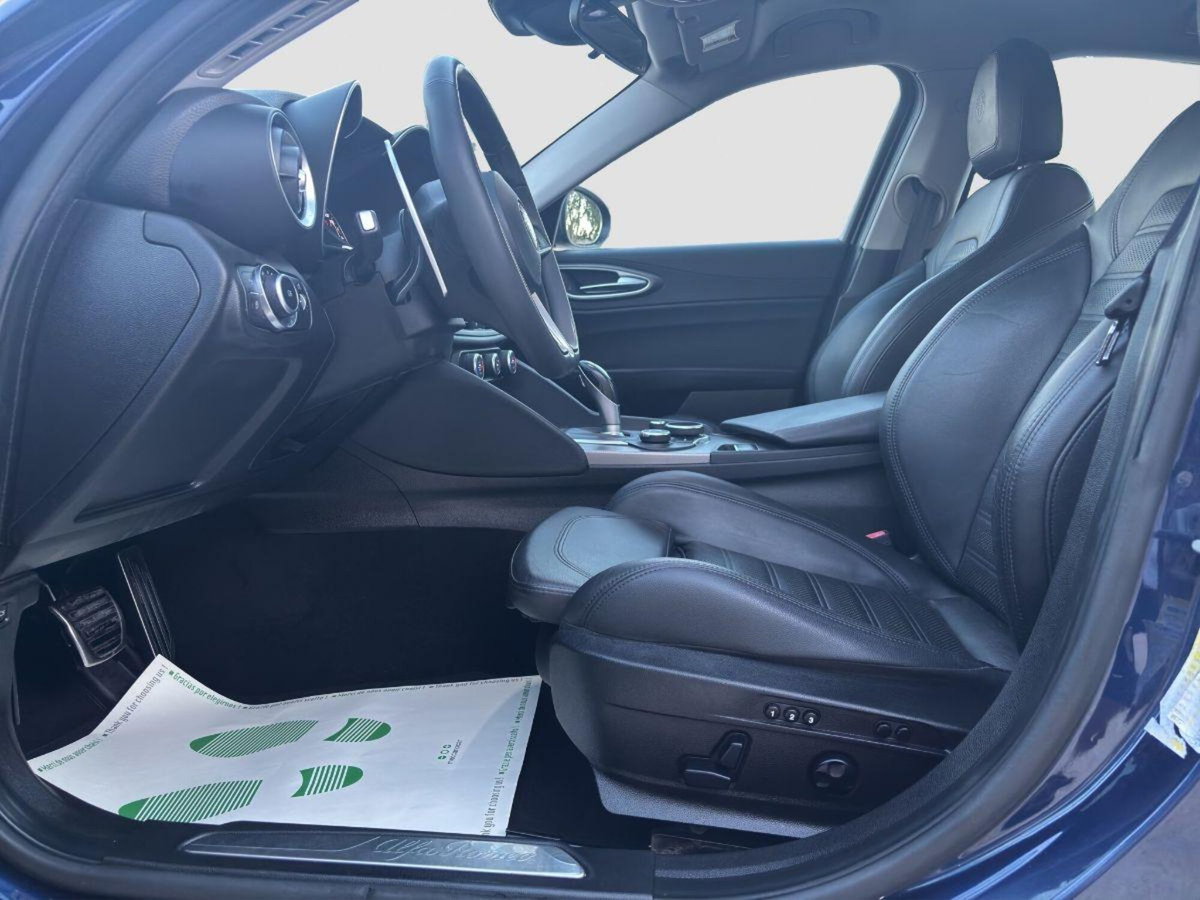 Alfa Romeo Giulia 2.2 Turbodiesel 210 CV AT8 AWD Q4 Veloce (10)