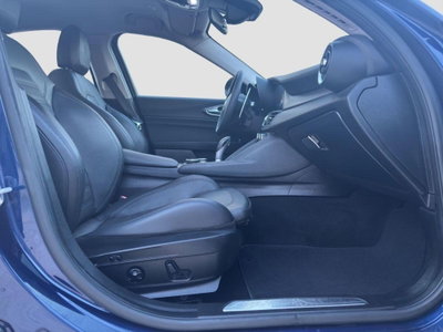 Alfa Romeo Giulia 2.2 Turbodiesel 210 CV AT8 AWD Q4 Veloce (11)
