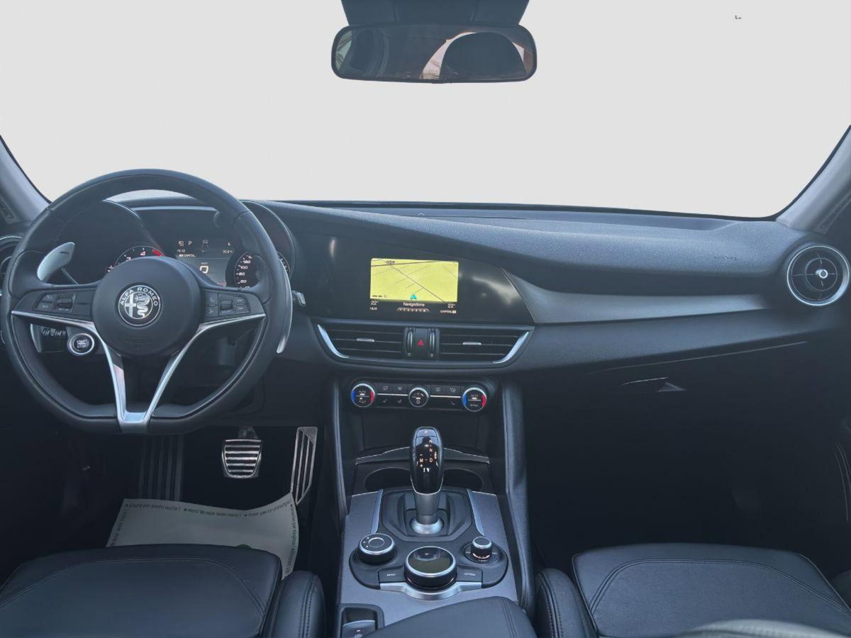 Alfa Romeo Giulia 2.2 Turbodiesel 210 CV AT8 AWD Q4 Veloce (13)