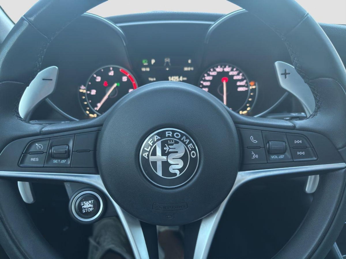 Alfa Romeo Giulia 2.2 Turbodiesel 210 CV AT8 AWD Q4 Veloce (15)