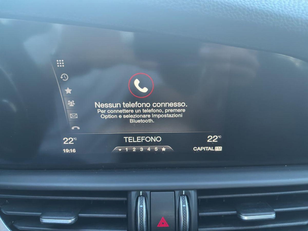 Alfa Romeo Giulia 2.2 Turbodiesel 210 CV AT8 AWD Q4 Veloce (18)