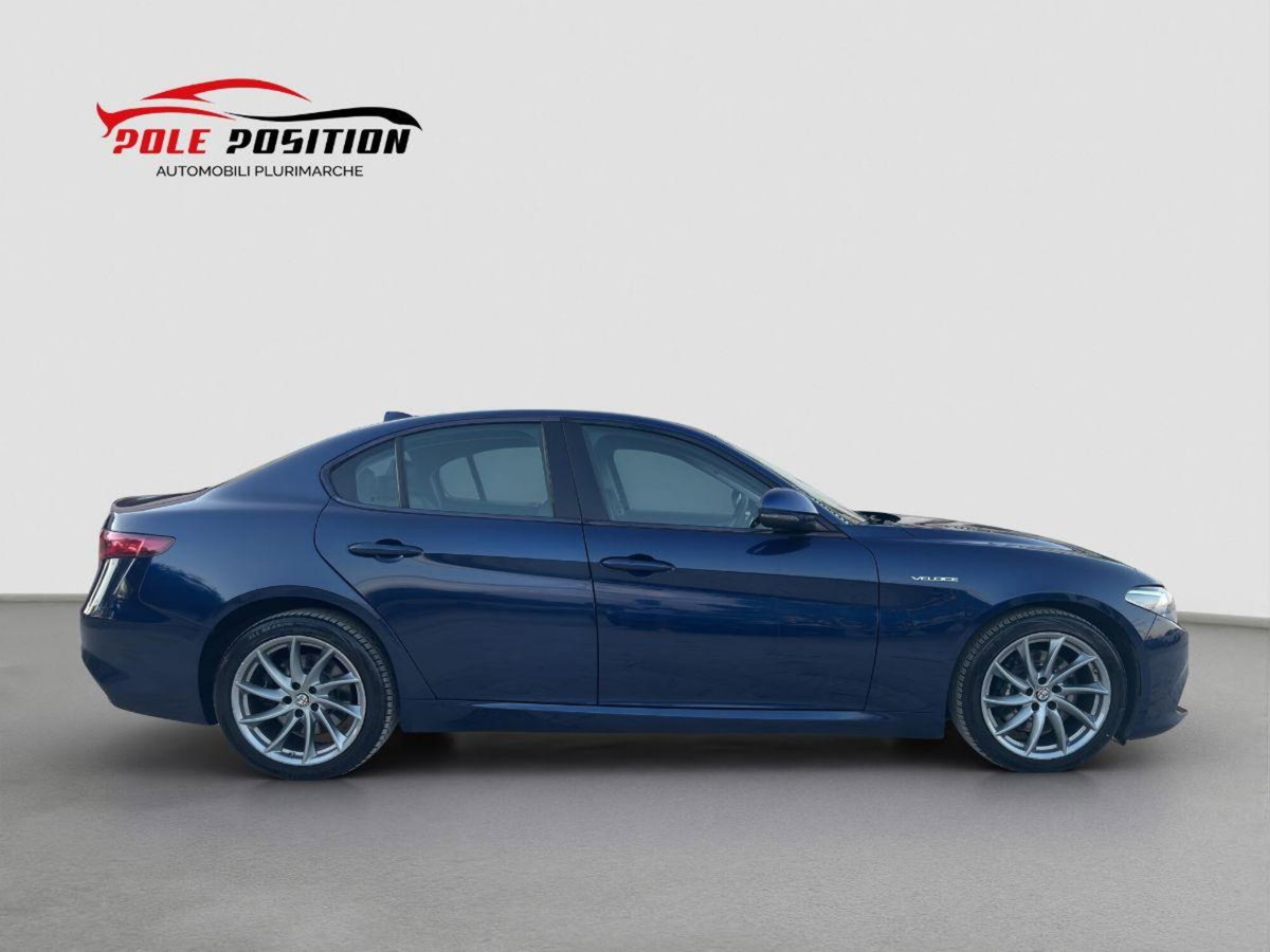 Alfa Romeo Giulia 2.2 Turbodiesel 210 CV AT8 AWD Q4 Veloce (6)