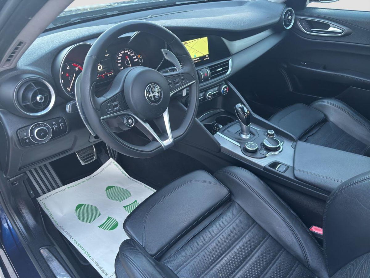 Alfa Romeo Giulia 2.2 Turbodiesel 210 CV AT8 AWD Q4 Veloce (9)