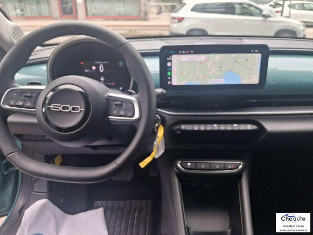 Fiat 600 1.2 hybrid 145cv auto (10)