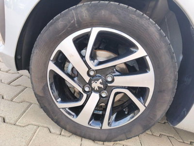 Peugeot 108 68 5 porte Allure (9)