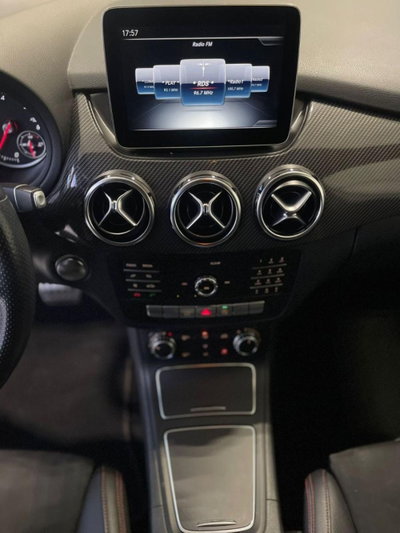 Mercedes-Benz Classe B 200 d Premium (16)