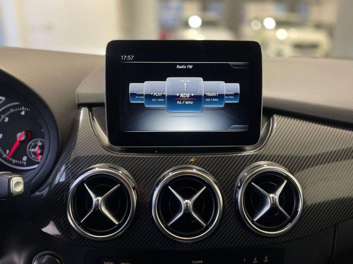 Mercedes-Benz Classe B 200 d Premium (17)