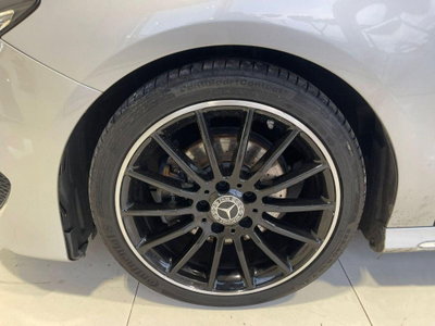 Mercedes-Benz Classe B 200 d Premium (9)