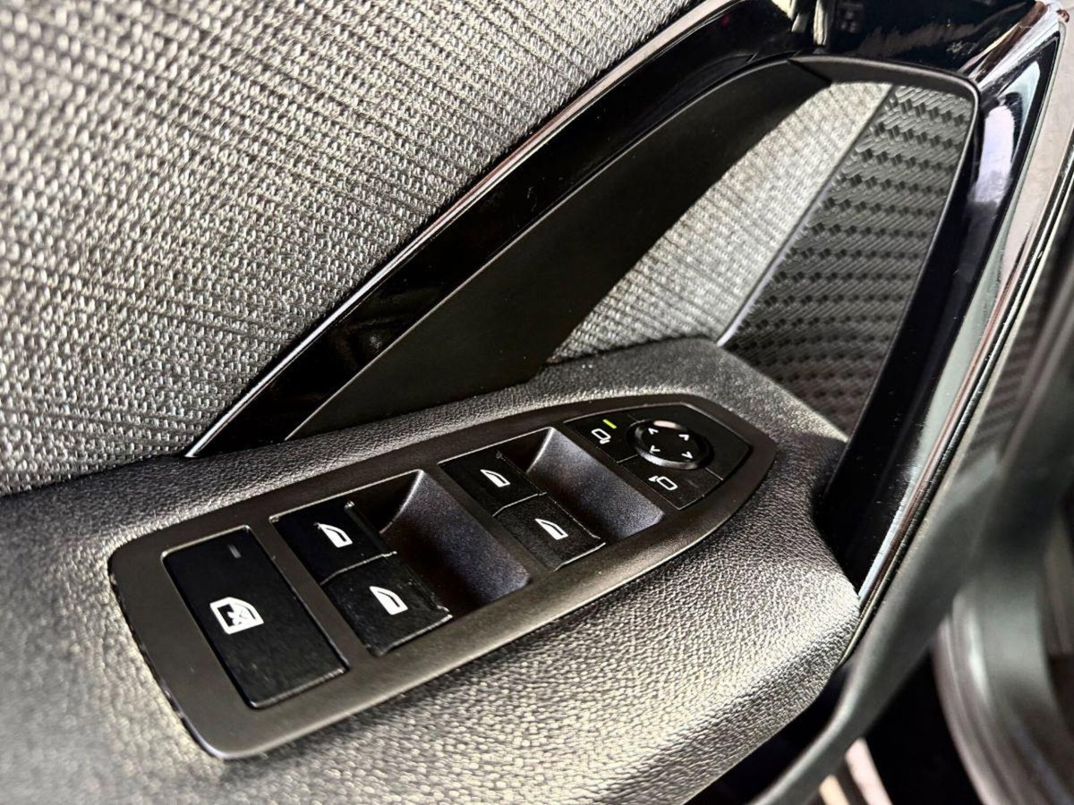 BMW X1 xDrive 23d xLine (12)