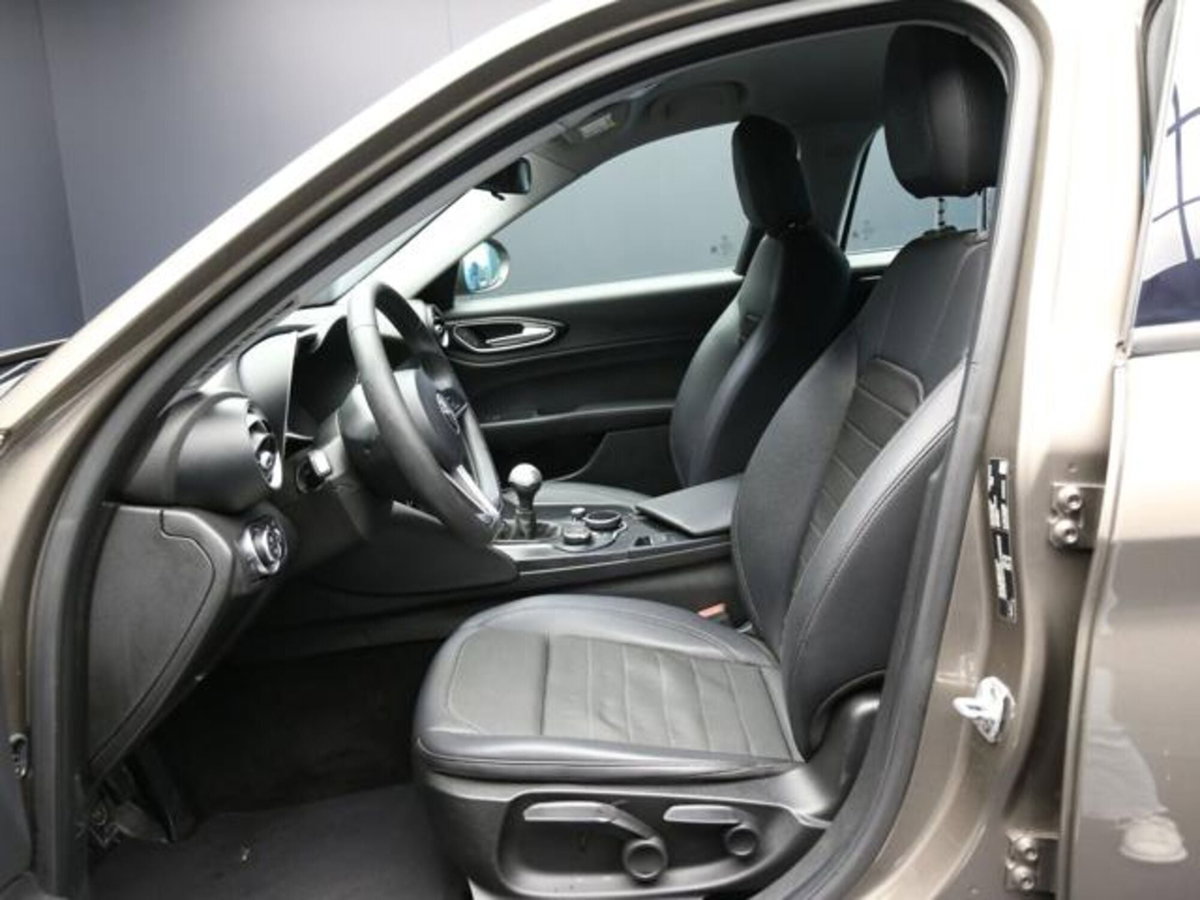 Alfa Romeo Giulia 2.2 Turbodiesel 150 CV AT8 Super (11)