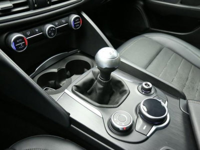 Alfa Romeo Giulia 2.2 Turbodiesel 150 CV AT8 Super (14)