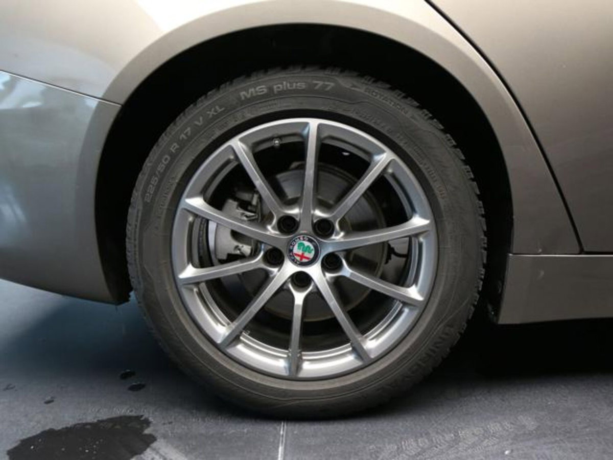 Alfa Romeo Giulia 2.2 Turbodiesel 150 CV AT8 Super (4)