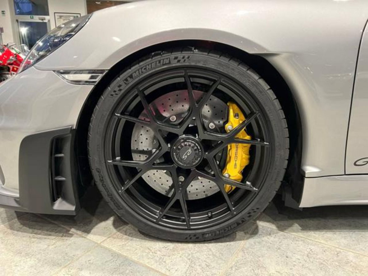 Porsche 718 Cayman  Cayman 4.0 GT4 RS pdk (7)