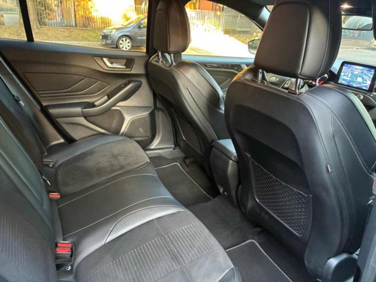 Ford Focus 2.3 EcoBoost 280 CV 5p. ST (14)