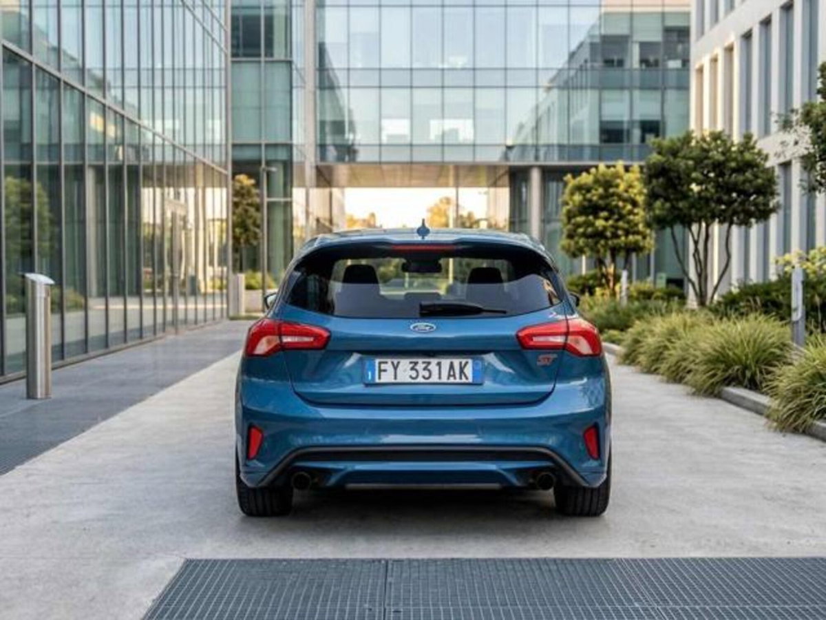 Ford Focus 2.3 EcoBoost 280 CV 5p. ST (4)