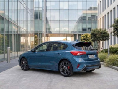 Ford Focus 2.3 EcoBoost 280 CV 5p. ST (6)