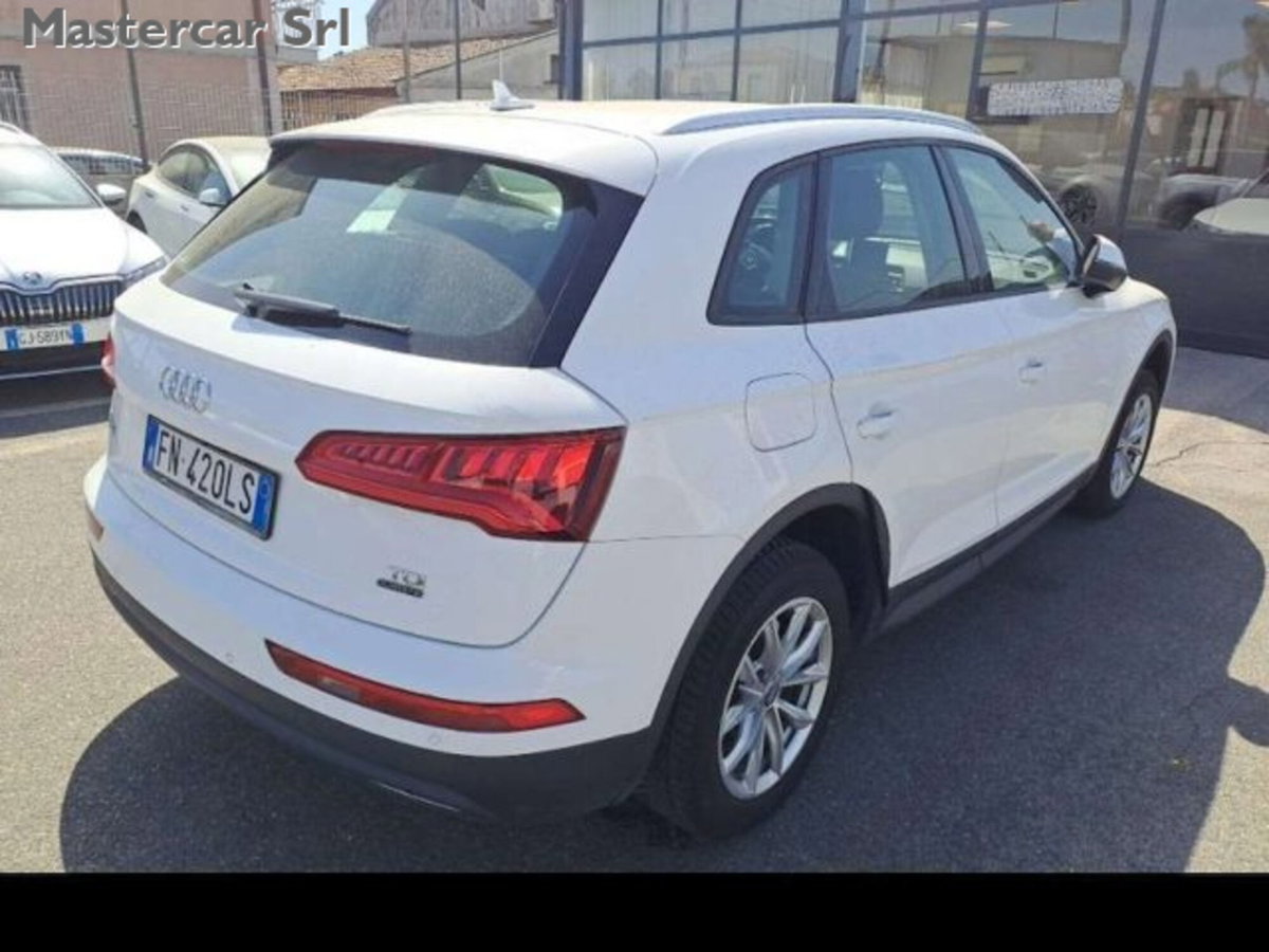 Audi Q5 40 TDI quattro Business (4)