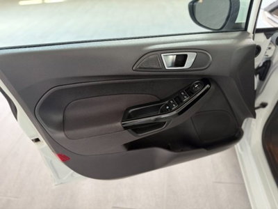 Ford Fiesta 1.5 TDCi 75CV 5 porte Titanium (14)