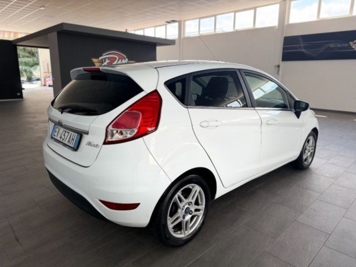 Ford Fiesta 1.5 TDCi 75CV 5 porte Titanium (5)