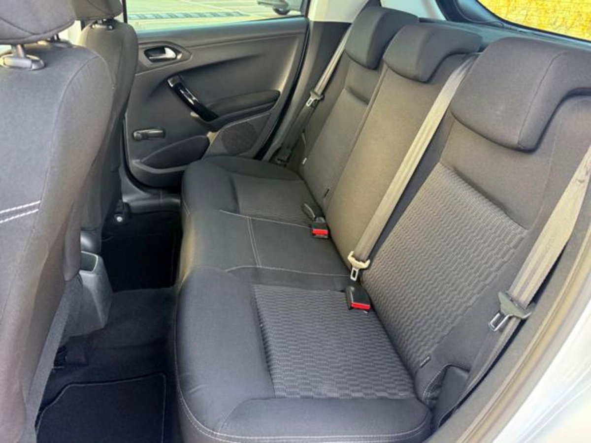 Peugeot 208 82 5 porte Allure (11)