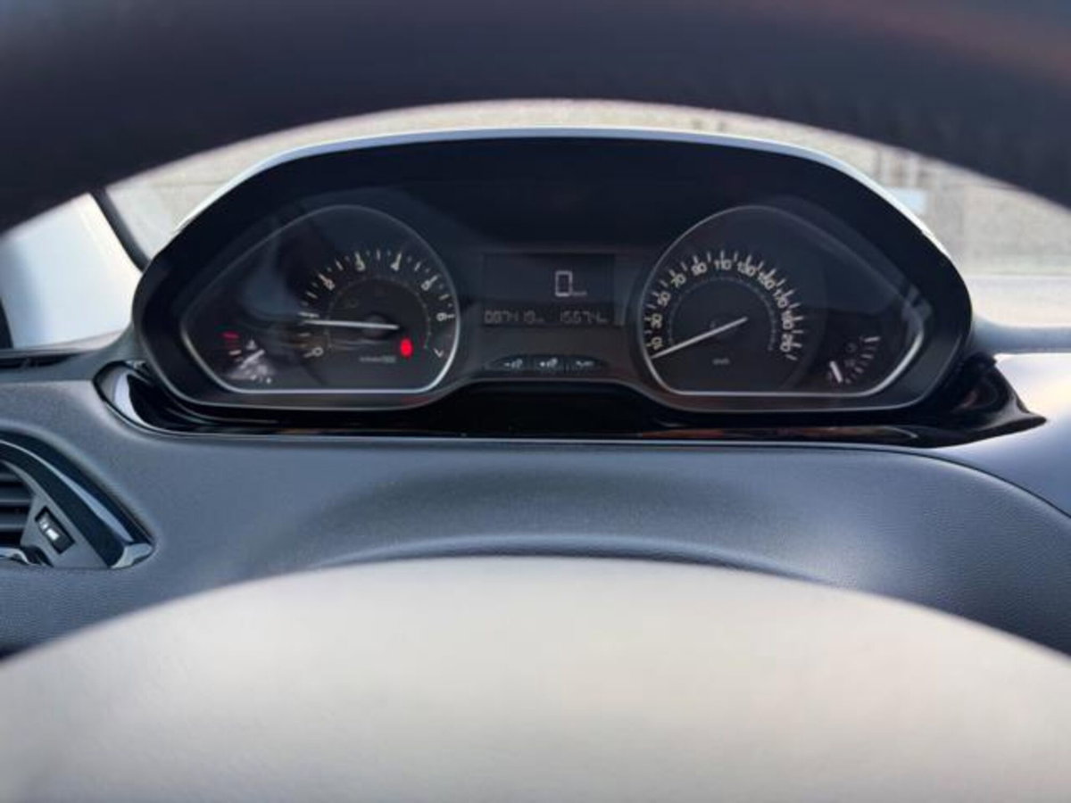 Peugeot 208 82 5 porte Allure (15)