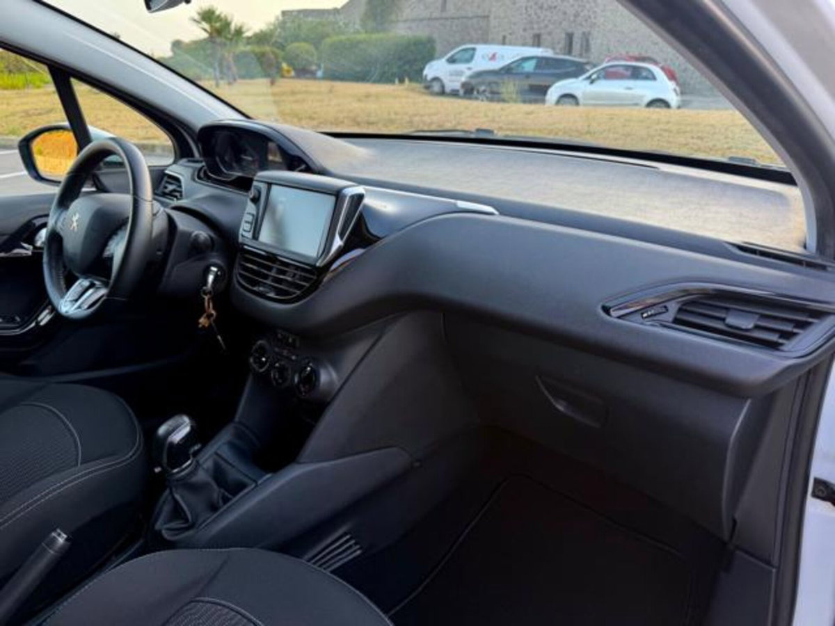 Peugeot 208 82 5 porte Allure (18)