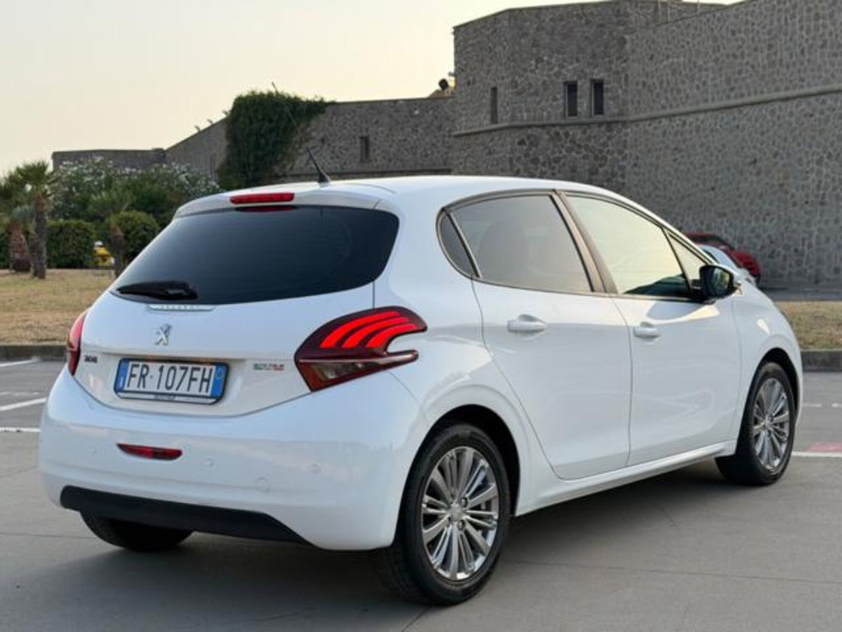 Peugeot 208 82 5 porte Allure (8)