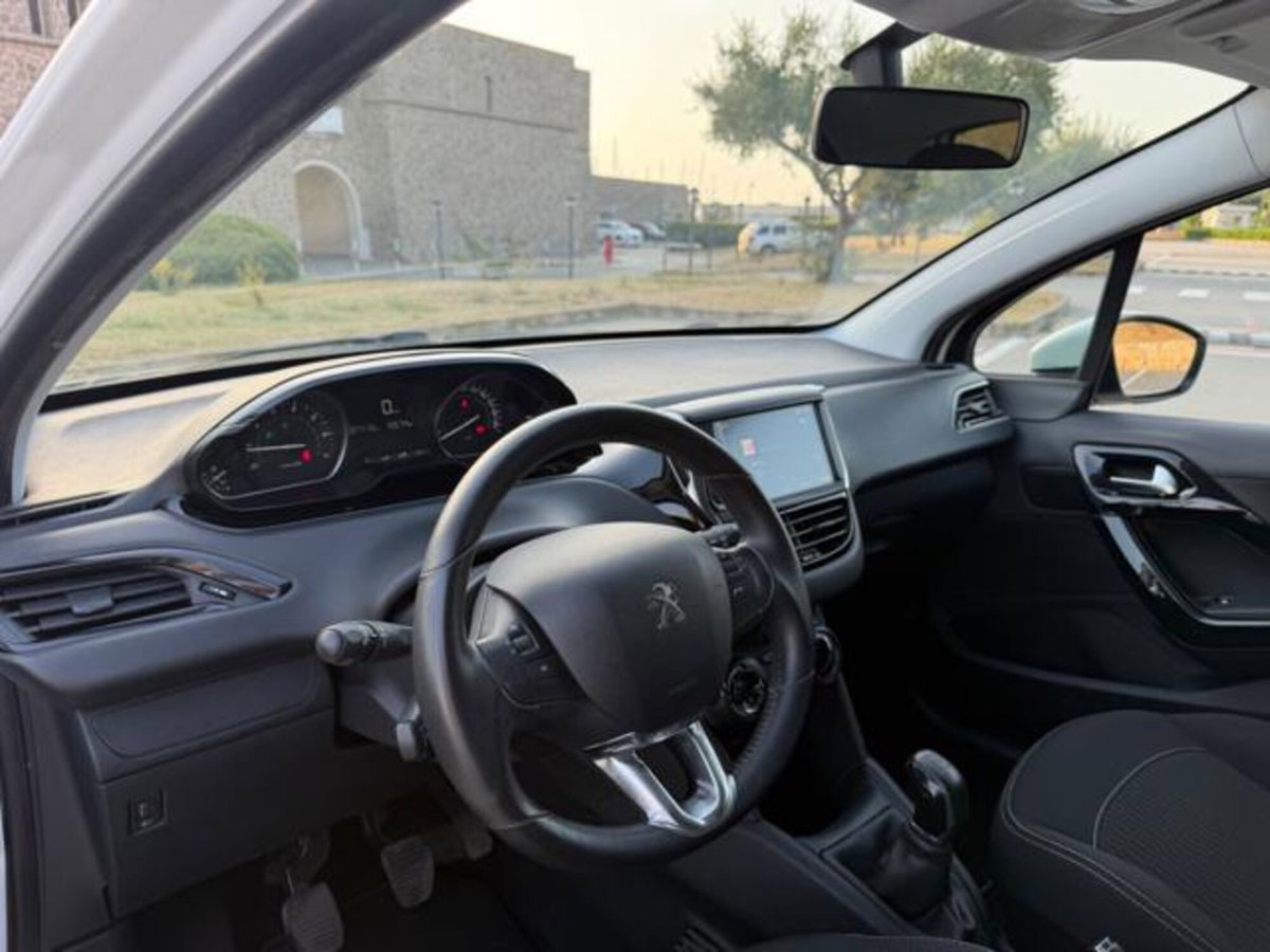 Peugeot 208 82 5 porte Allure (9)
