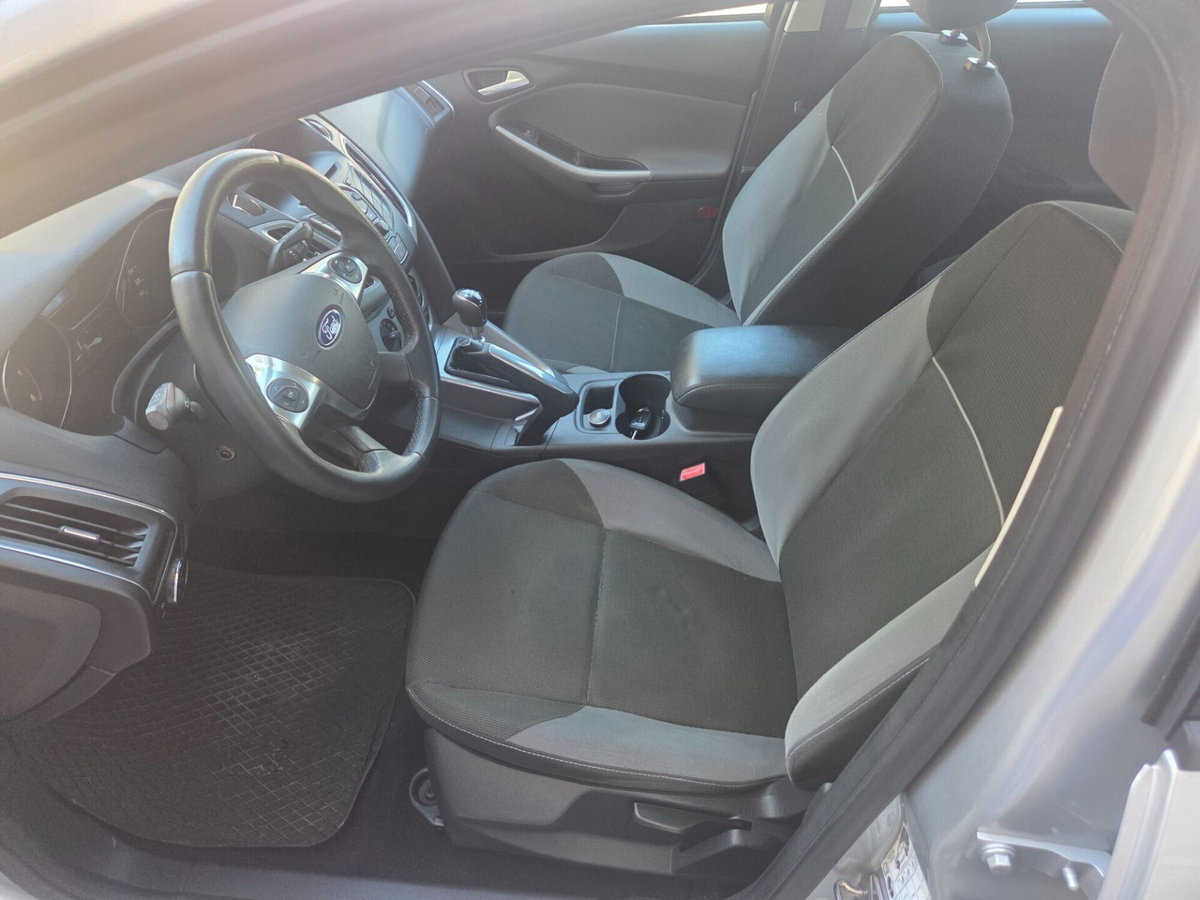 Ford Focus 1.6 TDCi 115 CV Titanium (10)