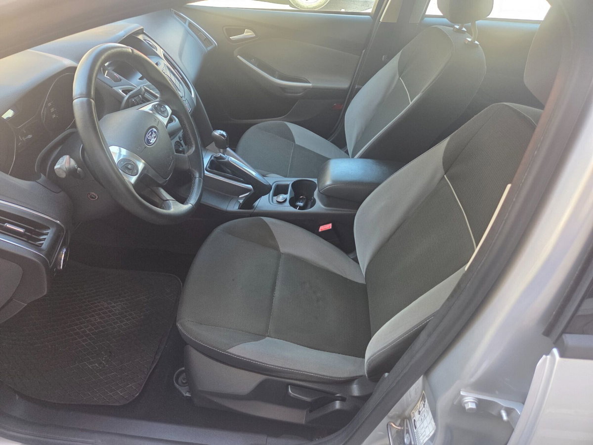 Ford Focus 1.6 TDCi 115 CV Titanium (12)