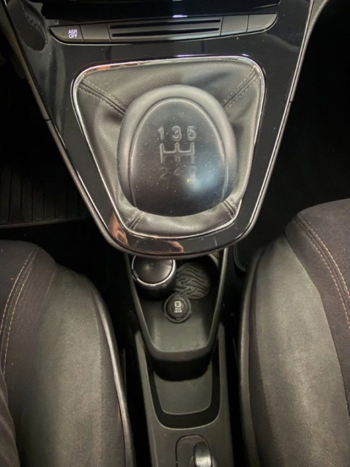 Lancia Ypsilon 1.2 69 CV 5 porte GPL Ecochic Gold (15)