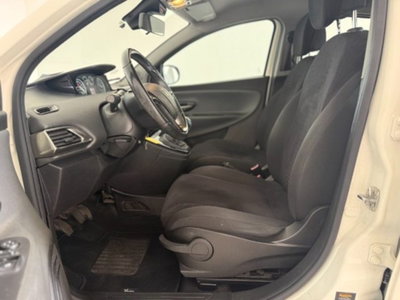 Lancia Ypsilon 1.2 69 CV 5 porte GPL Ecochic Gold (19)