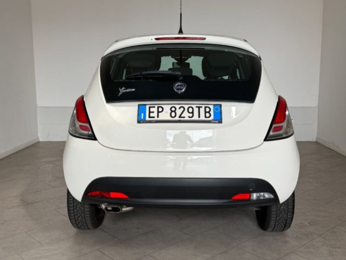 Lancia Ypsilon 1.2 69 CV 5 porte GPL Ecochic Gold (6)