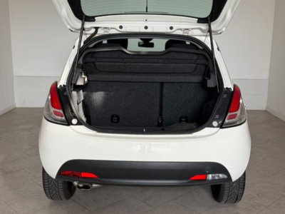 Lancia Ypsilon 1.2 69 CV 5 porte GPL Ecochic Gold (7)