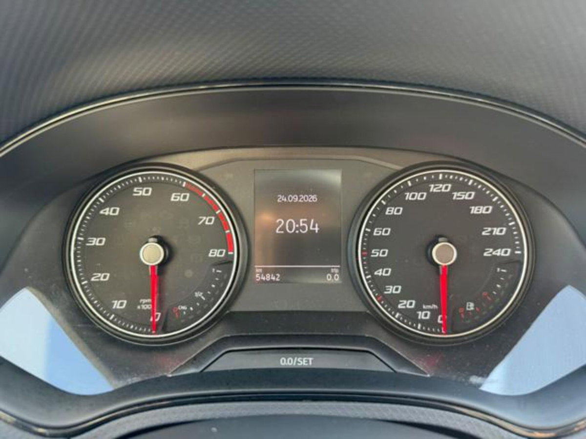 SEAT Arona 1.0 TGI Reference (8)