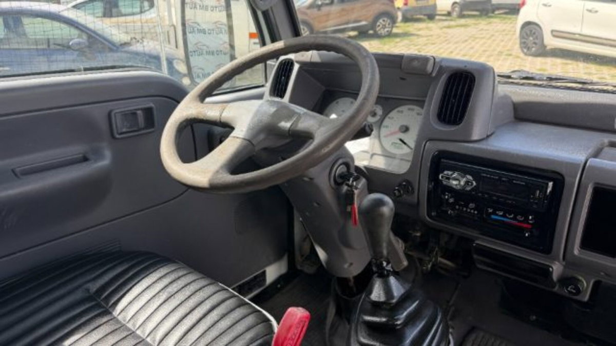 Nissan Cabstar 120.35 3.0 Tdi PM-RG-DC Cab. SL (4)