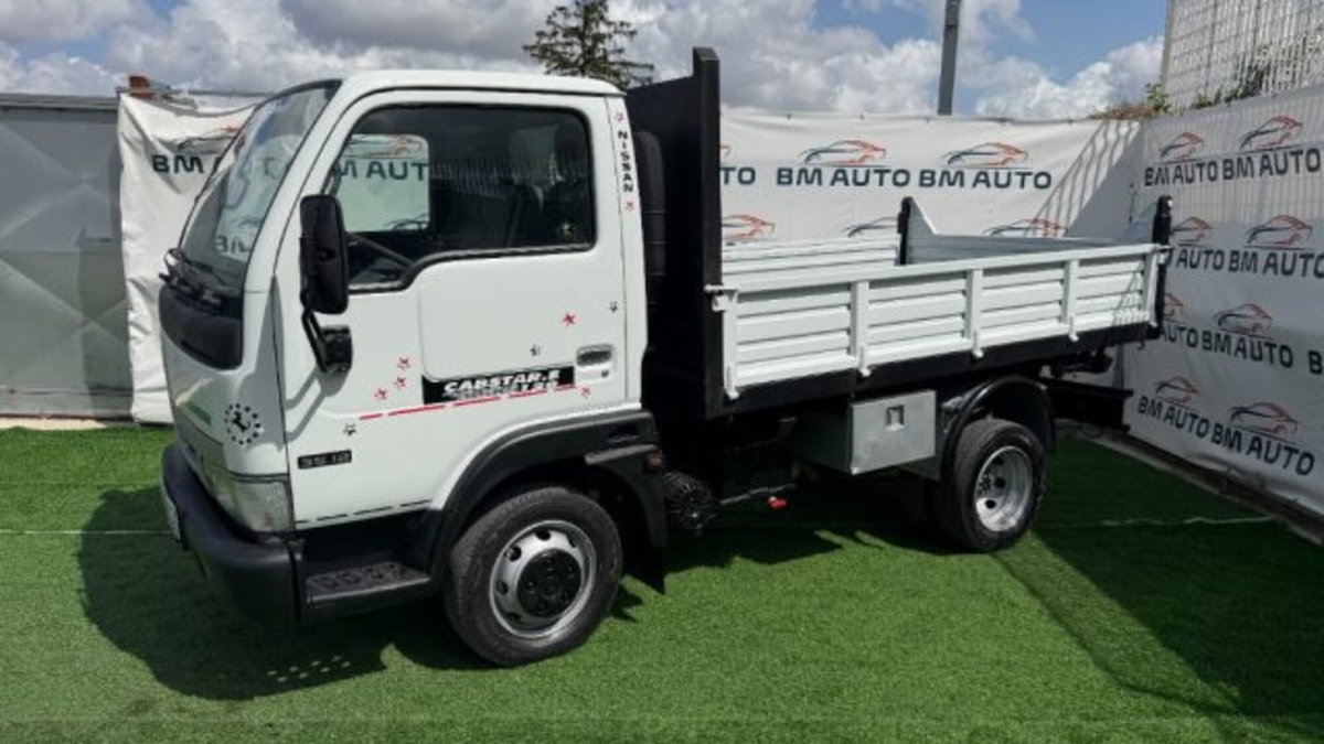 Nissan Cabstar 120.35 3.0 Tdi PM-RG-DC Cab. SL (9)
