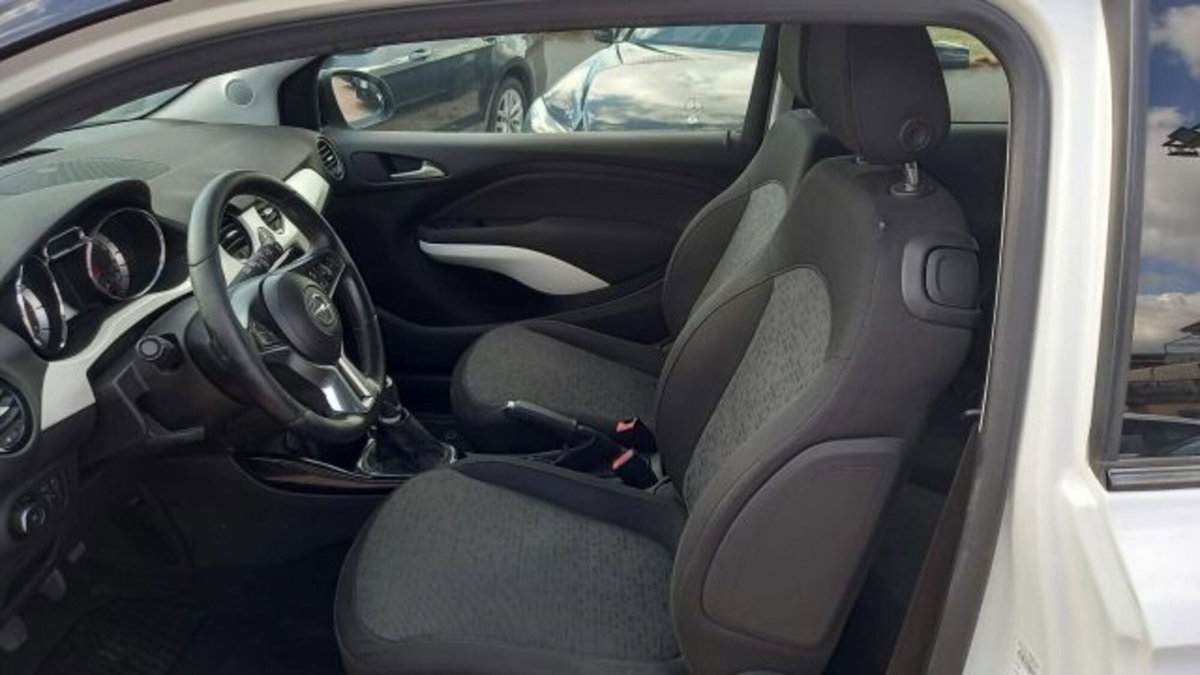 Opel Adam 1.4 87 CV GPL Tech Jam (9)