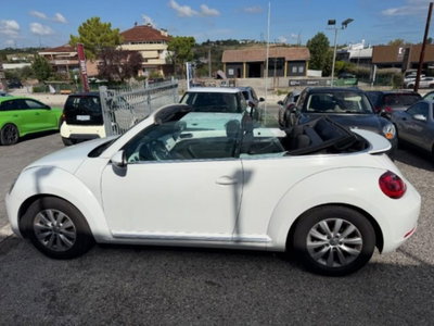 Volkswagen Maggiolino 1.6 TDI DSG Design (4)