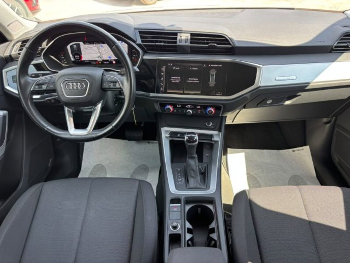 Audi Q3 35 TDI quattro S tronic Business (11)