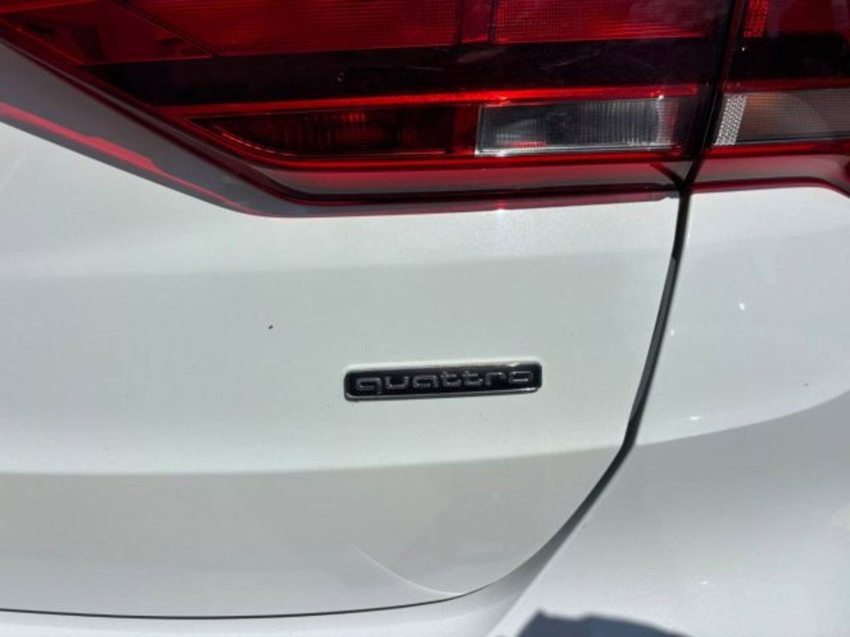 Audi Q3 35 TDI quattro S tronic Business (17)