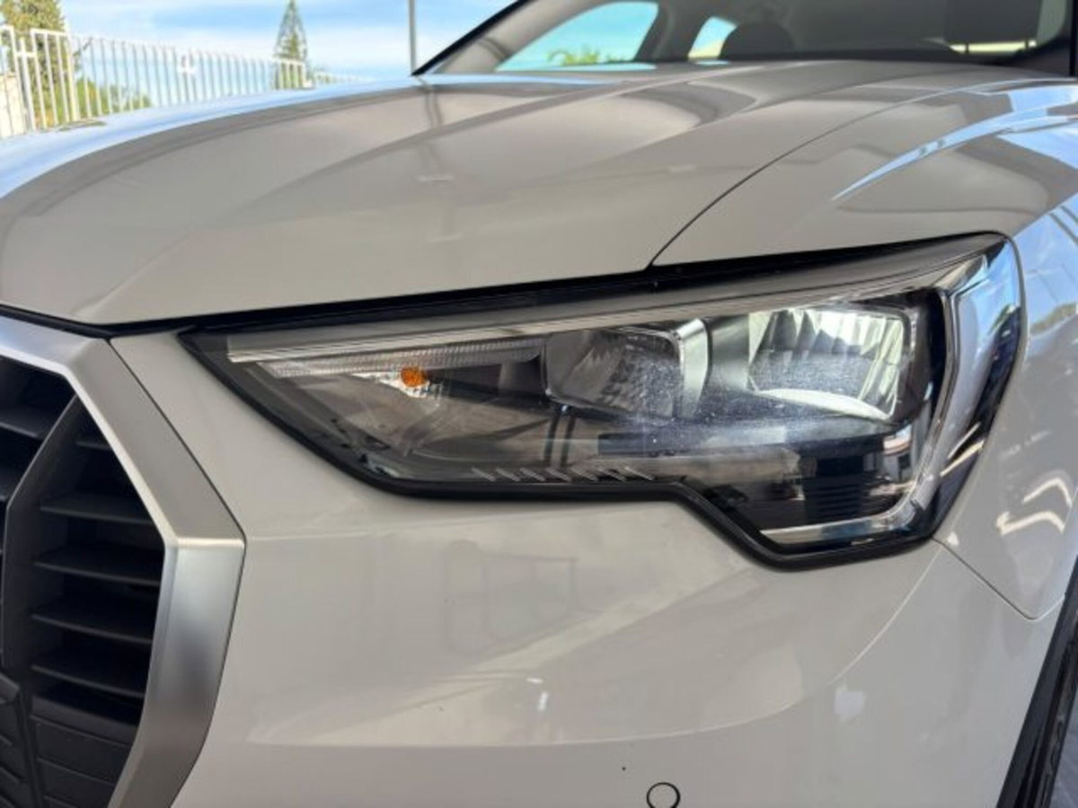 Audi Q3 35 TDI quattro S tronic Business (18)