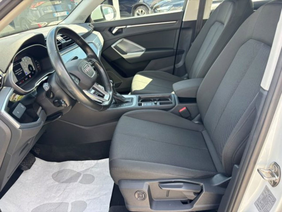 Audi Q3 35 TDI quattro S tronic Business (7)
