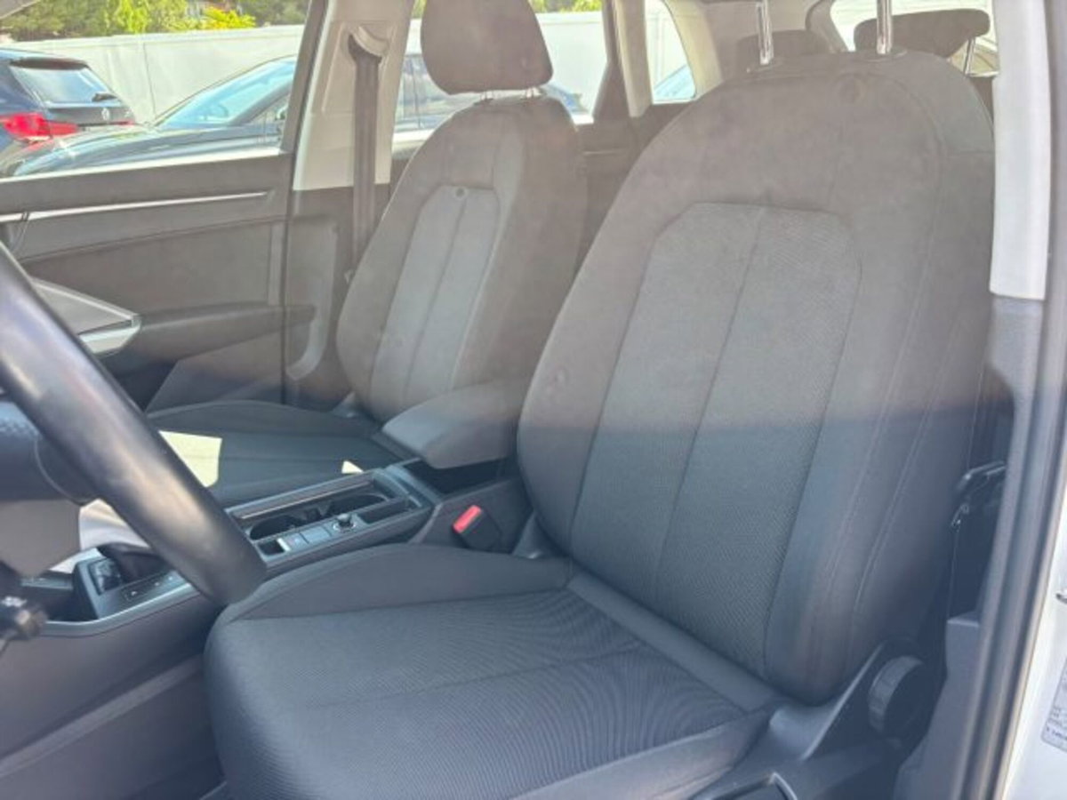 Audi Q3 35 TDI quattro S tronic Business (9)
